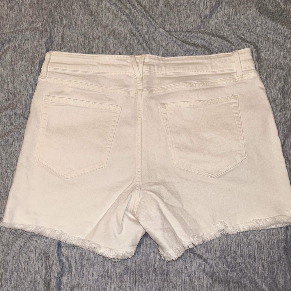 Vineyard Vines Shorts - Picture 2 of 6